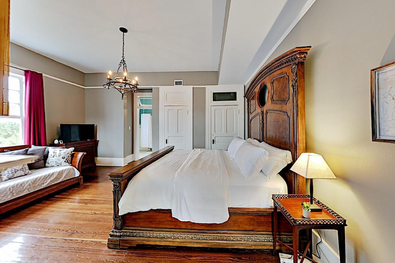Sealy Hutchings Suite - Unique Stay In Iconic Estate Home Galveston Bagian luar foto
